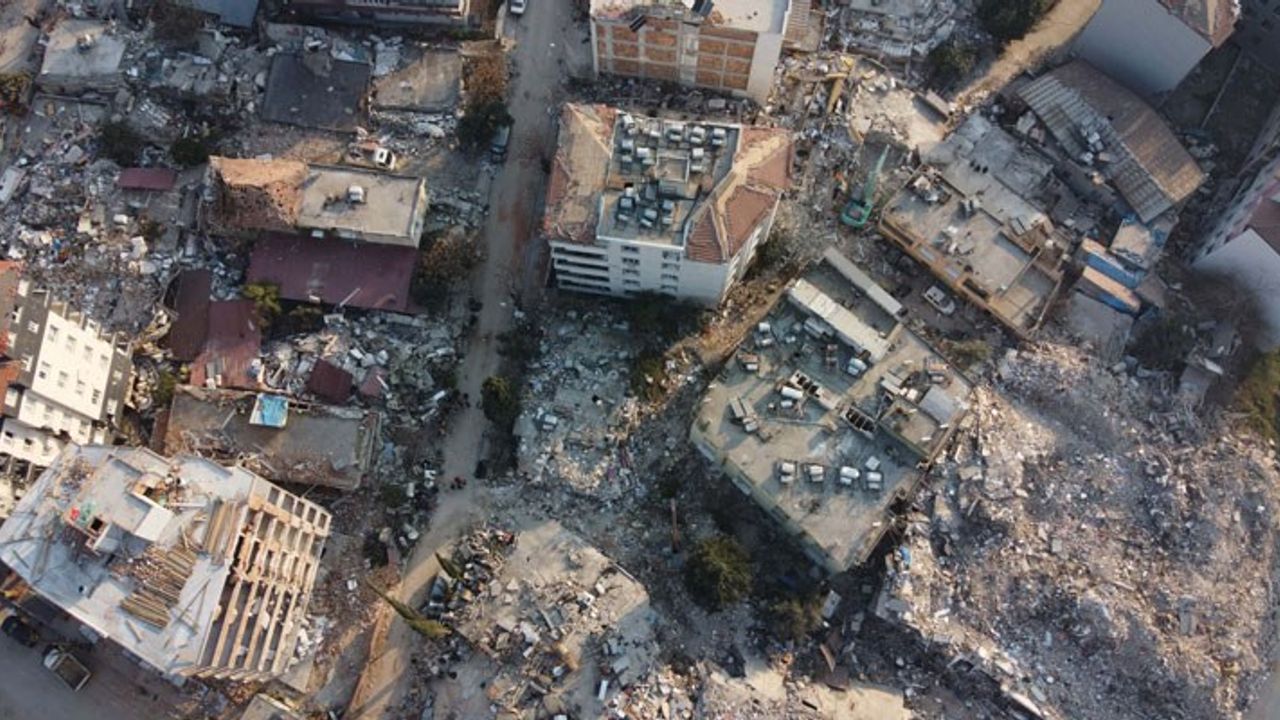 Depremde hayatını kaybedenlerin sayısı 31.643'e yükseldi