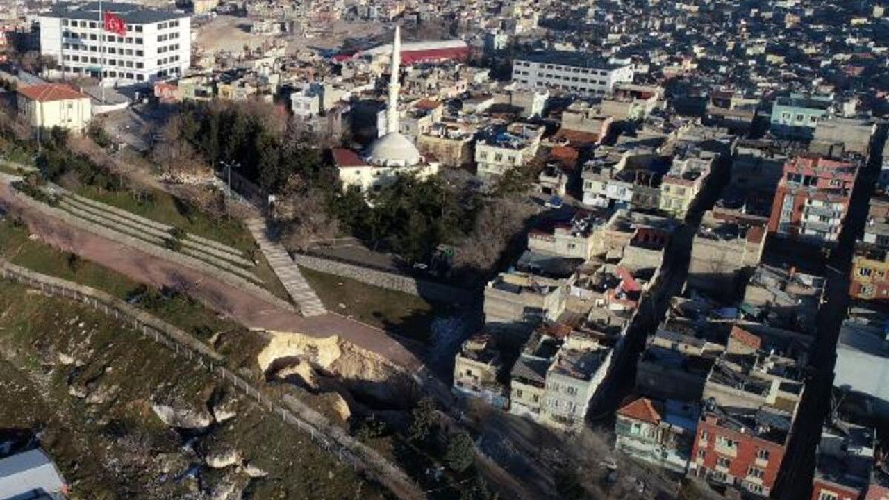 Gaziantep’te depremin etkisi ile 3 dev çukur oluştu