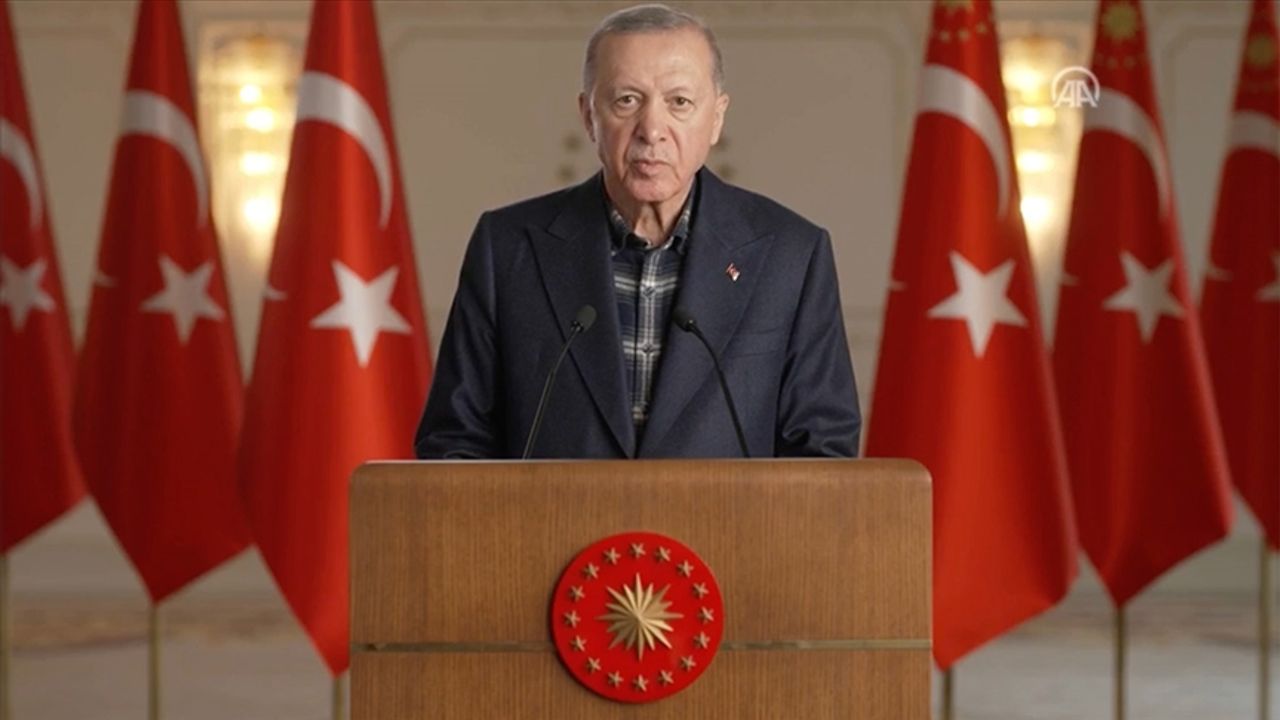 Cumhurbaşkanı Erdoğan: Arama kurtarma ekiplerimizin enkaz altından sağ çıkardığı insanımızın sayısı 8 binin üzerinde