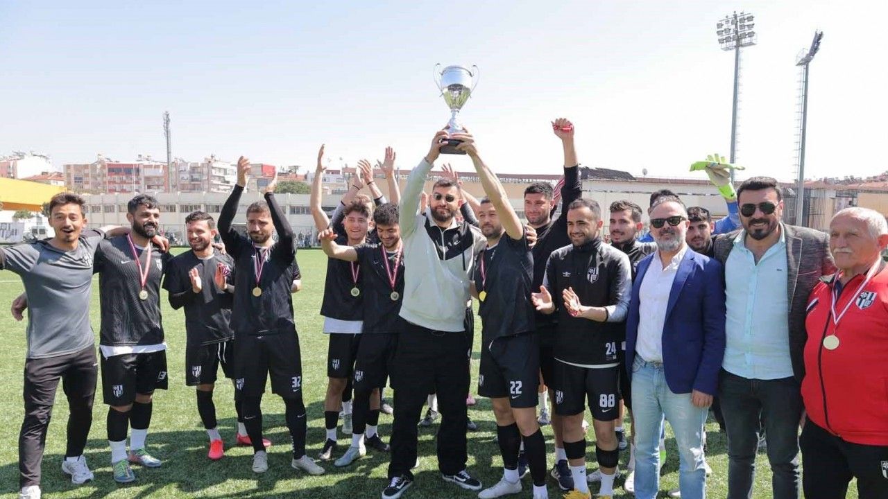 Aydınspor, şampiyonluk kupasına kavuştu