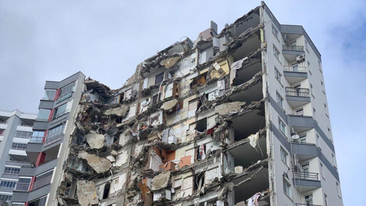 Depremde yıkıldı enkazında çok sayıda kişi hayatını kaybetti! Mete Apartmanının inşaat mühendisinin ifadesi ortaya çıktı