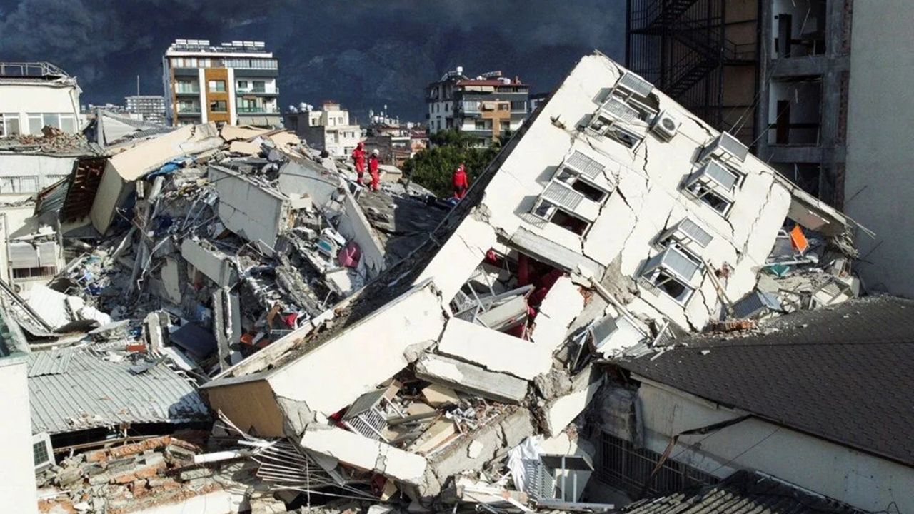 Depremlerde can kaybı 47 bin 932'ye çıktı