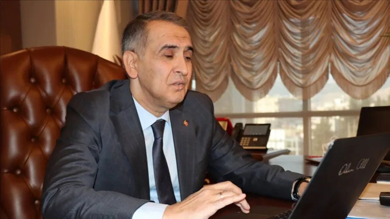 Vali Mahmut Çuhadar görevinden istifa etti