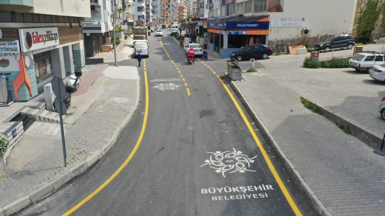 Aydın Büyükşehir Belediyesi Kuşadası’nın İkiçeşmelik Caddesi’ni baştan sona yeniledi