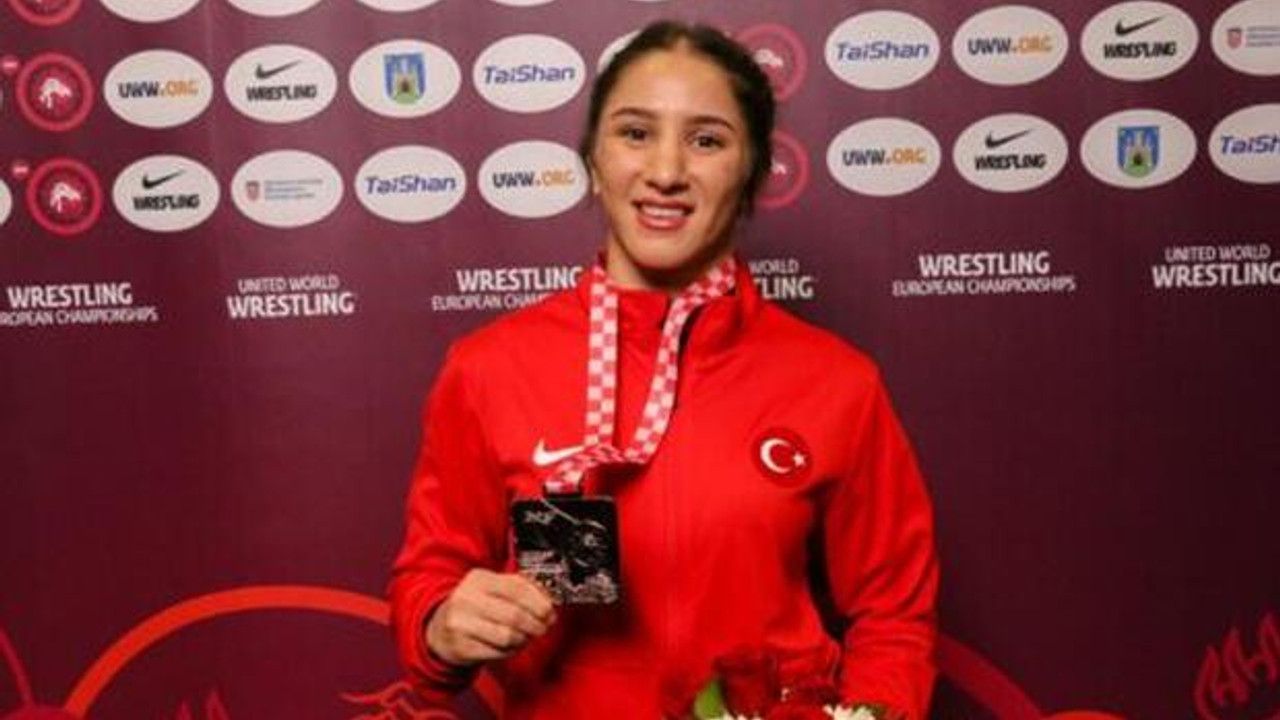 Kadın Güreş Milli Takımı, Avrupa Şampiyonası'nı 5 madalya ile tamamladı