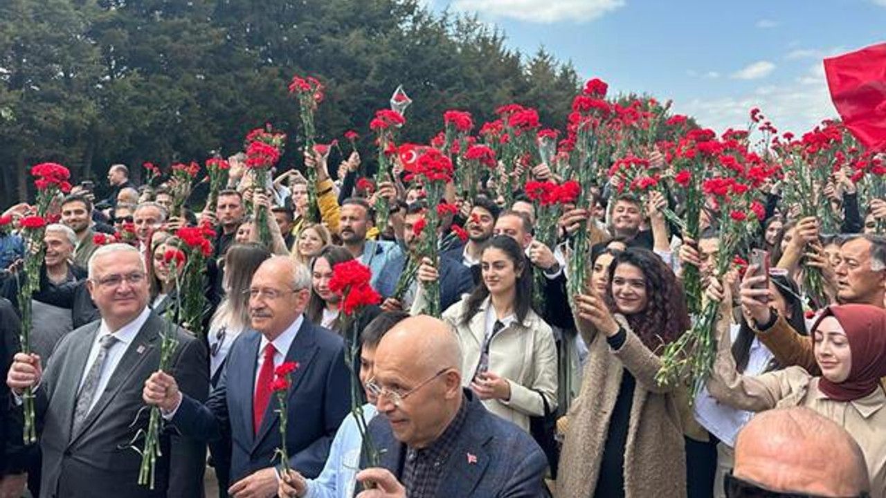 Kılıçdaroğlu, Anıtkabir'i ziyaret etti