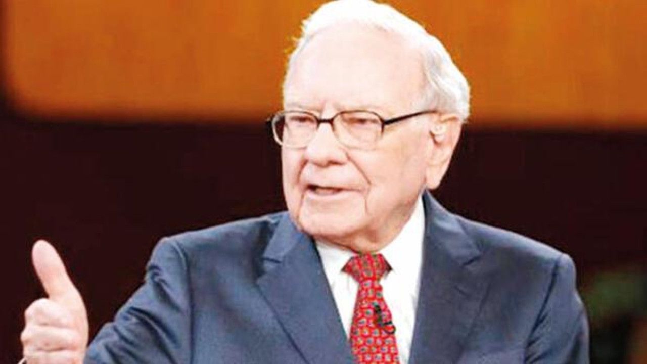 Warren Buffett: Dolar tahttan inmeyecek