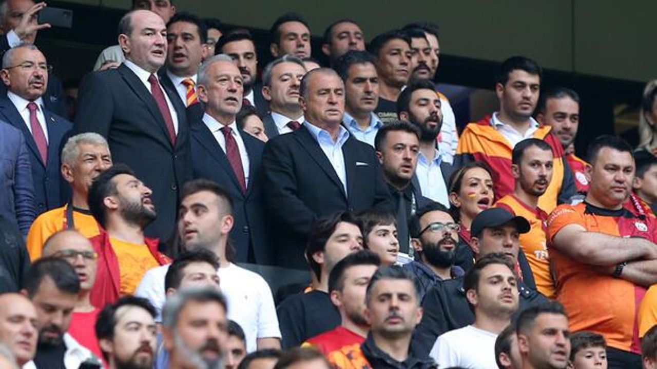 Fatih Terim, Galatasaray-Fenerbahçe maçını tribünden takip etti