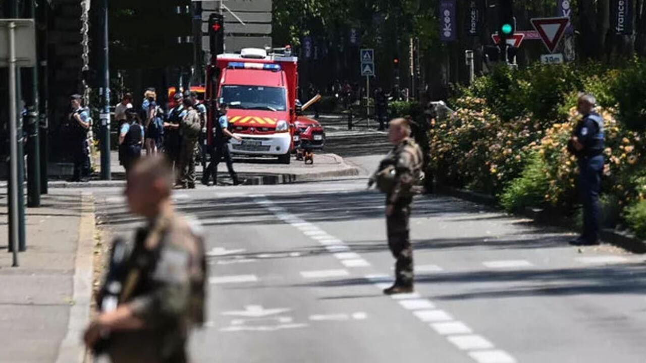 Fransa’yı sarsan olayda yeni gelişme! Saldırganın gözaltı süresi uzatıldı