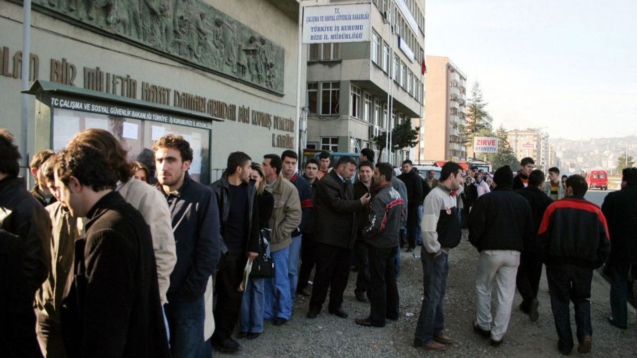 Kayıtlı işsiz sayısı Mayıs'ta arttı
