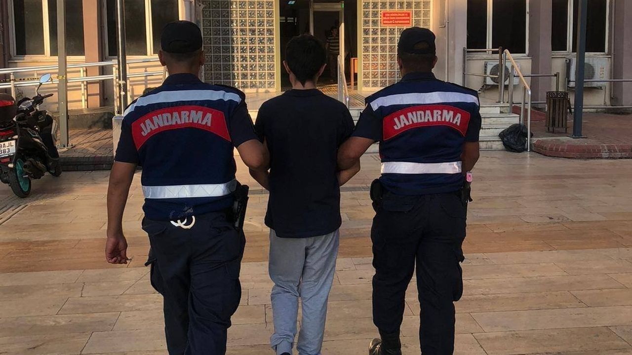 Aydın'da aranan şahıslar jandarmadan kaçamadı: 2 tutuklama