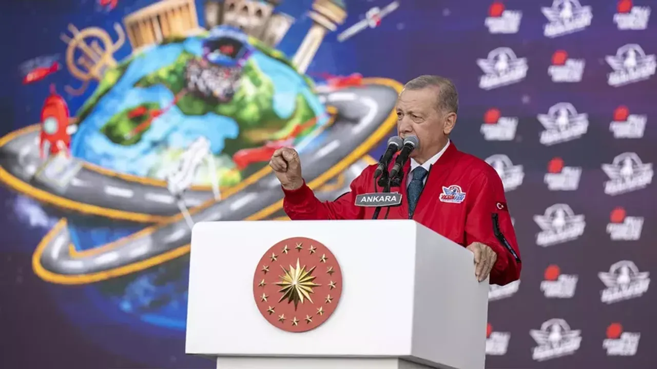 Cumhurbaşkanı Erdoğan'dan Teknofest'te net mesaj: Bu ülke yol geçen hanı değil