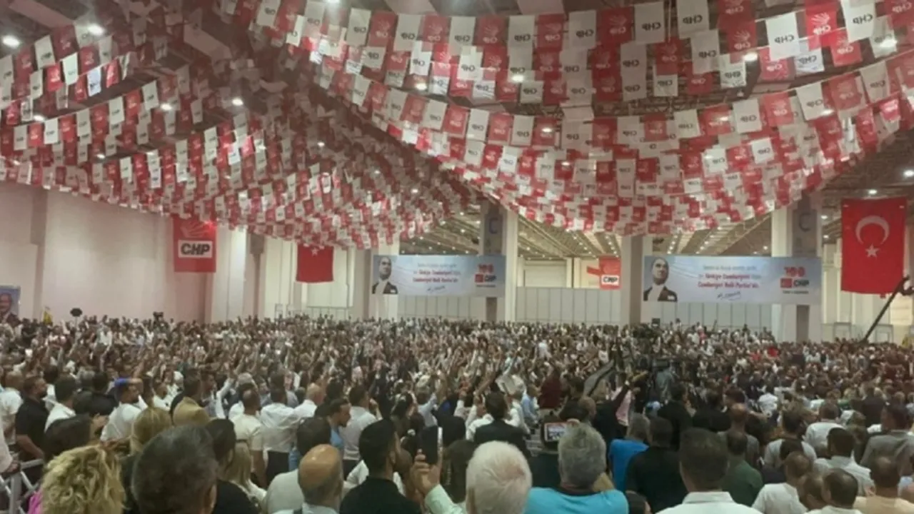 CHP'de kongreler devam ediyor: Ankara ve İstanbul il başkanları kim olacak?