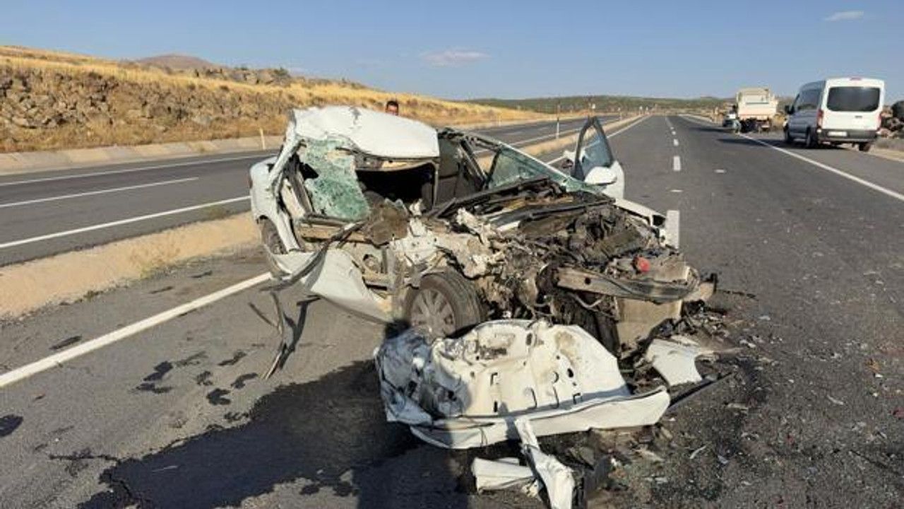 Elazığ'da korkunç kaza: 2 ölü