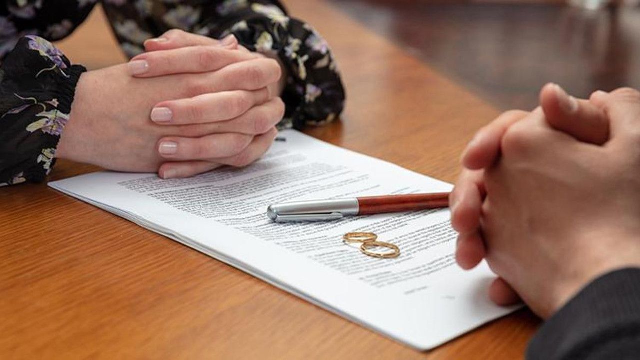 Milyonlarca evli çifti ilgilendiriyor! Boşanma davaları ile ilgili emsal karar