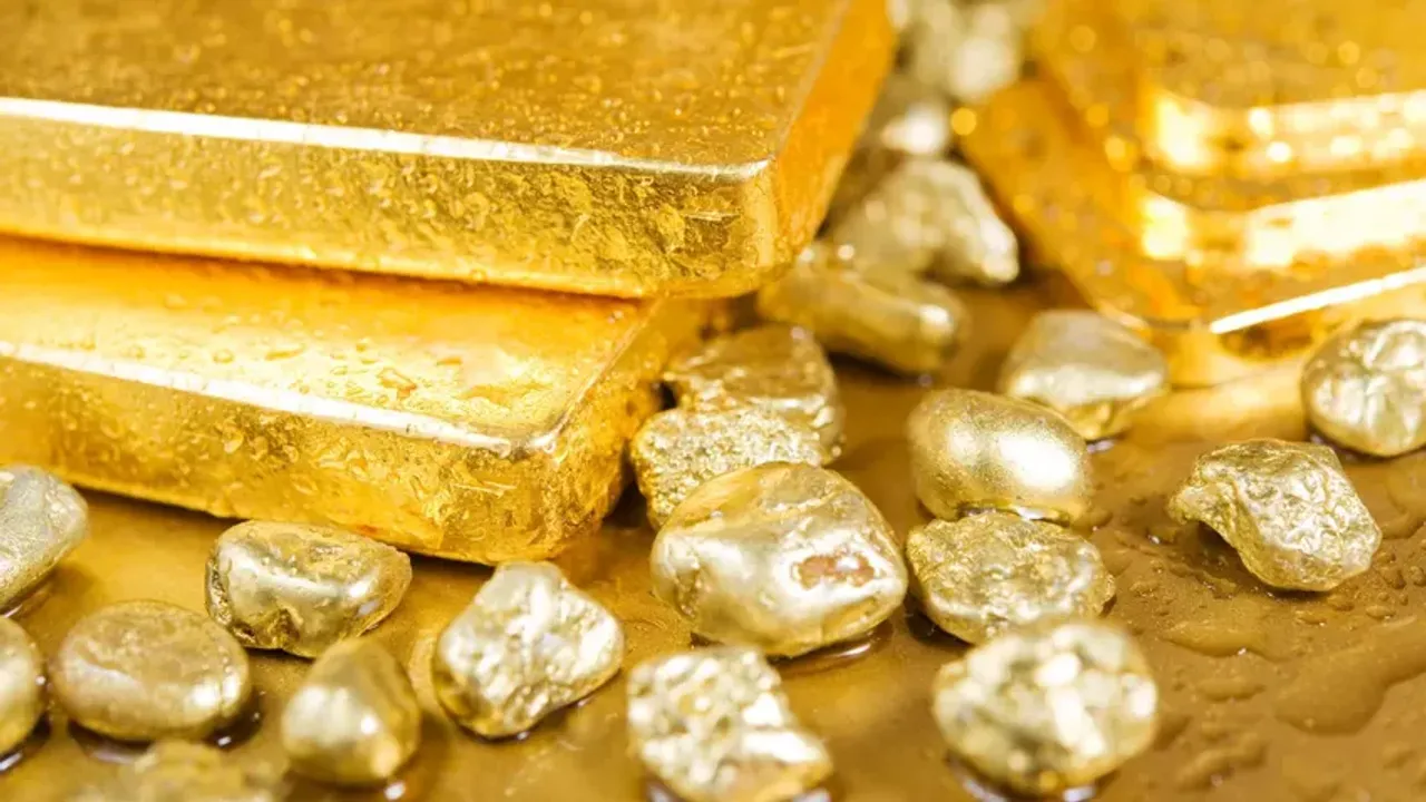 Золотистые таблетки. Добыча драгоценных металлов. Золото. Золотой рудник. Производство золота.