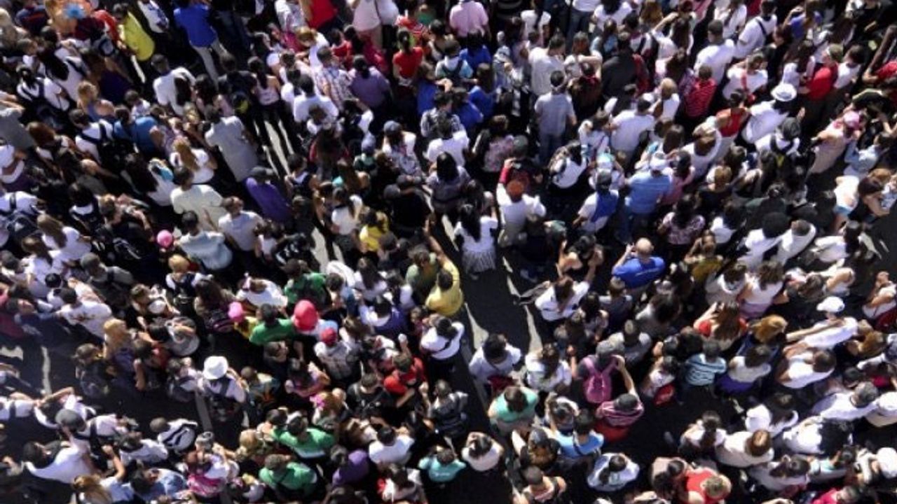 Türkiye'nin yeni nüfusu belli oldu: 85 milyon 372 bin 377 kişi