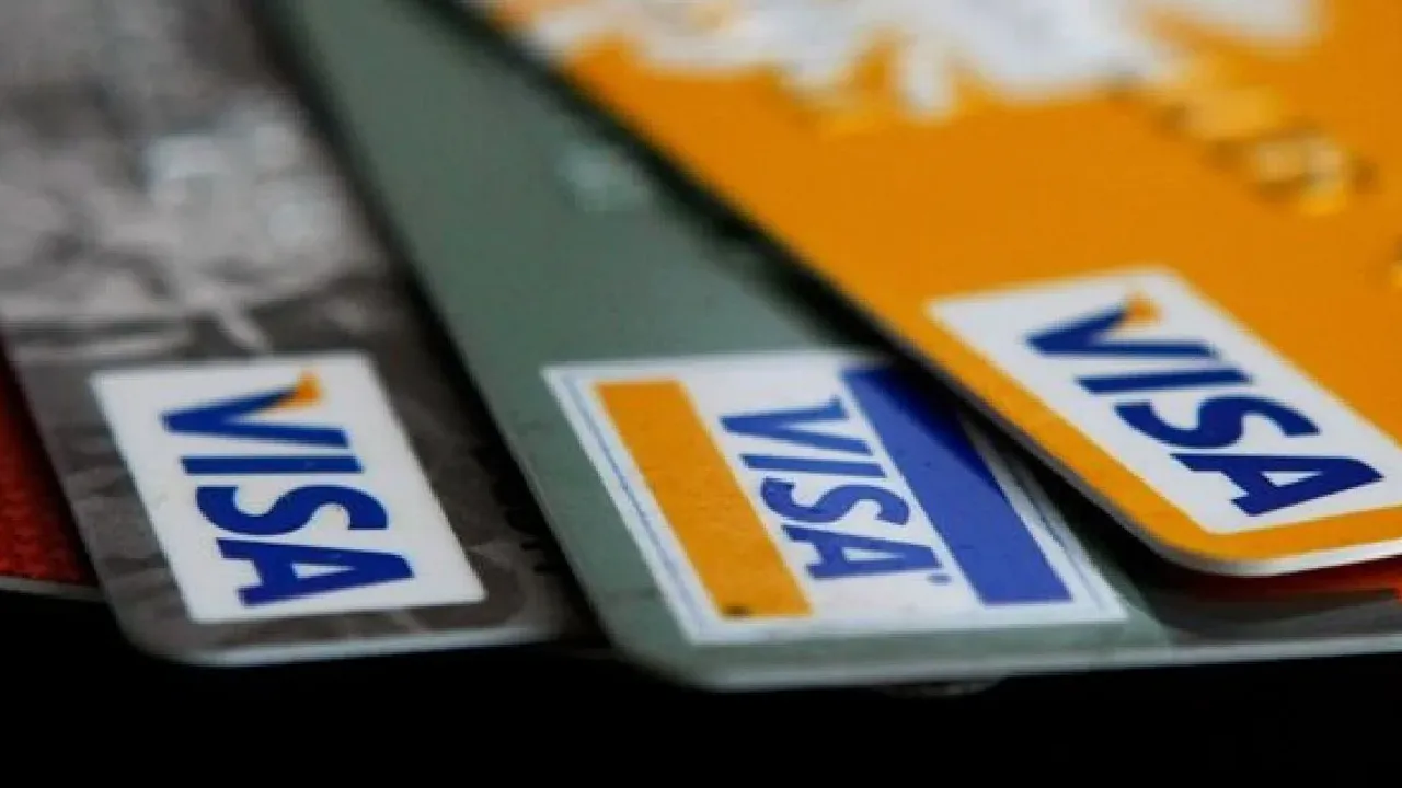 Kredi kartına hangi kısıtlamalar getirilecek? Ünlü ekonomist o tarihe dikkat çekti