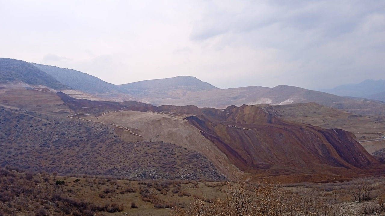 Erzincan'da maden çöktü: İşçiler göçük altında kaldı