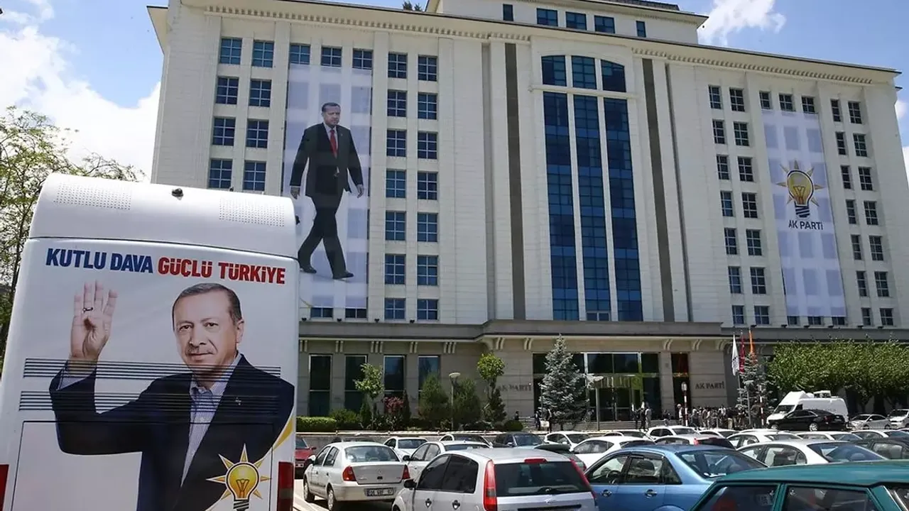 AK Parti Genel Merkezi Önünde Basın Açıklaması Yapmak İsteyen '15 Temmuz Gazileri' Gözaltına Alındı