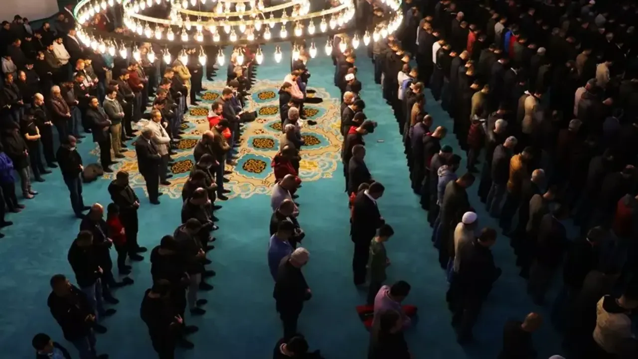 Ramazan Bayramı namazı saat kaçta? açıkladı 2024 il il namaz