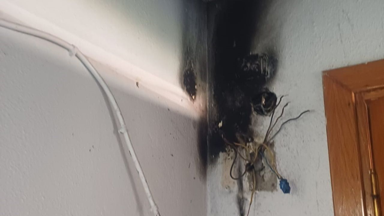 Buharkent'te Elektrik Kontağından Yangın Çıktı