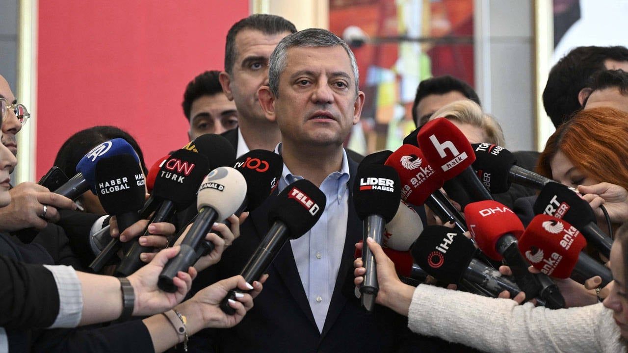 Özgür Özel'den halka çağrı: Yarın Çağlayan'a gelin!