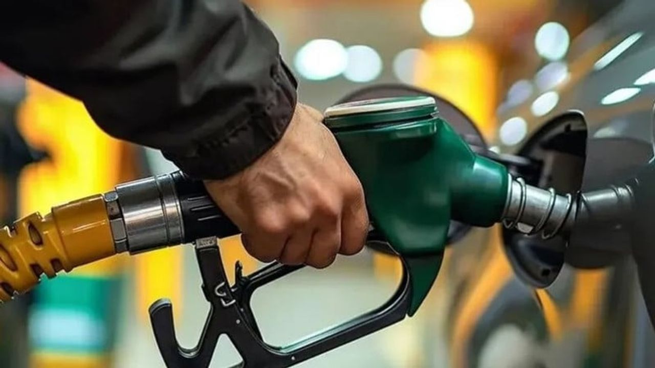 Benzine yine zam geliyor