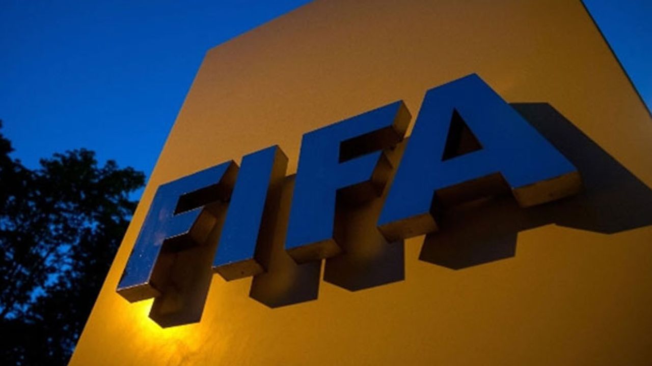 FIFA’dan, Sivasspor’a 3 dönem transfer yasağı!