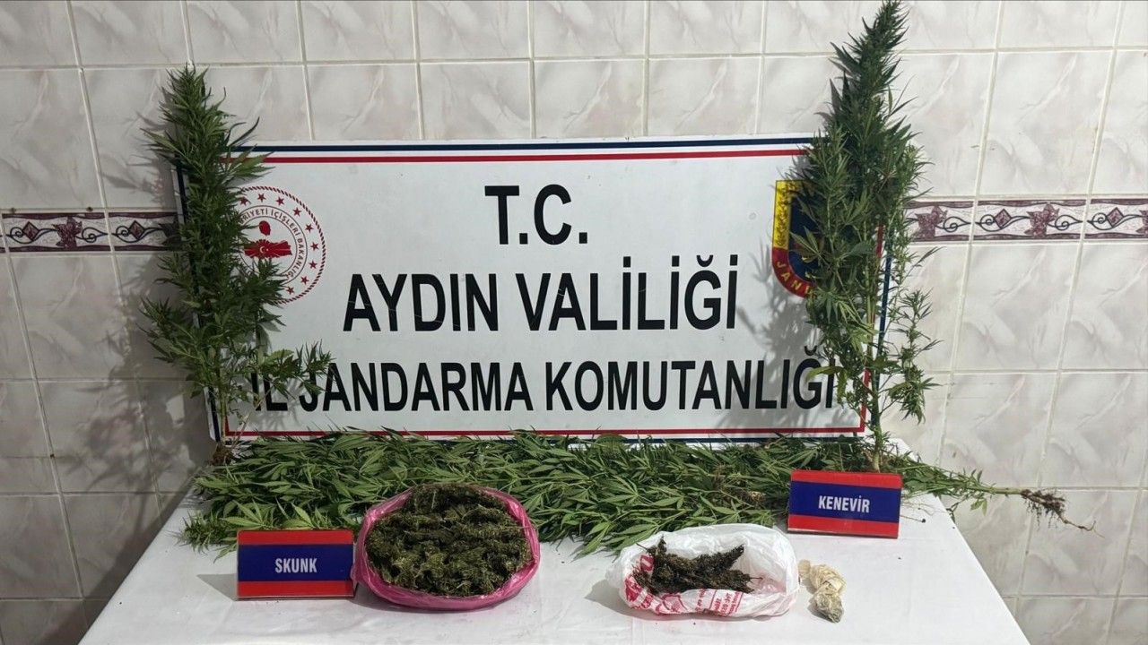 Uyuşturucu satıcısının evinde 498 gram skunk ele geçirildi