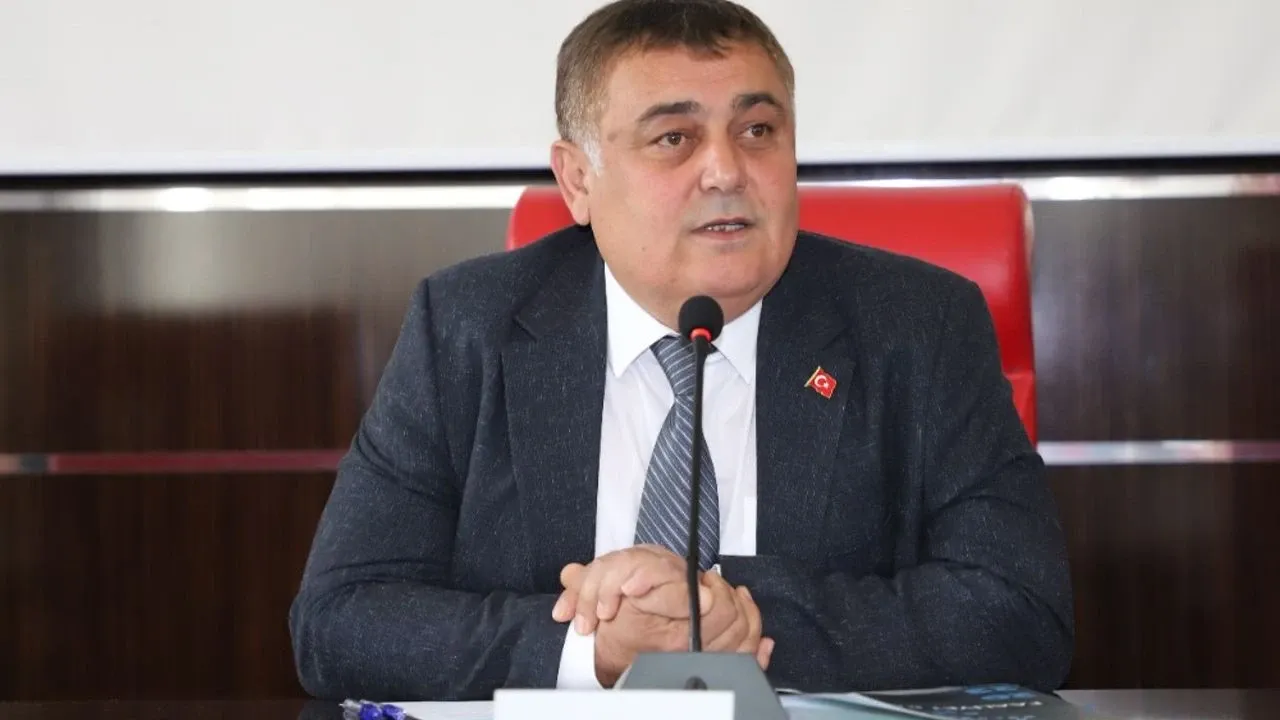 CHP'de Sarsıntı: 'Artık Ne Atatürk Ne Cumhuriyet Var' Diyen Belediye Başkanı Ak Parti Yolunda