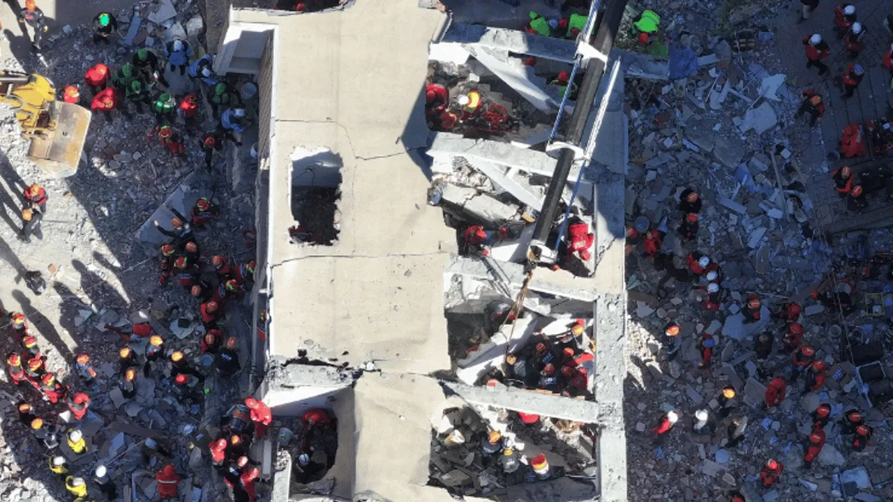 Kocaeli’de çöken binadan acı haber geldi