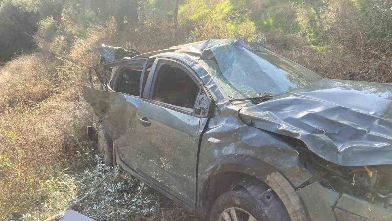 Efeler'de uçuruma devrilen otomobilin sürücüsü kurtarıldı