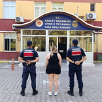 Kuşadası’nda 10 yıl hapis cezası bulunan şahıs yakalandı