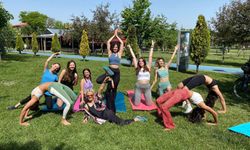 Bunu da gördük! Parkta yoga yapan kadınlar CİMER'e şikayet edildi
