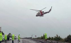 Sel nedeniyle evlerin çatılarında mahsur kalan vatandaşlar helikopterle kurtarıldı