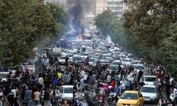 İran'daki protestolarda ölü sayısı 76'ya yükseldi