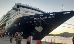 Mein Schiff Herz ile bin 743 yolcu Bodrum'a geldi