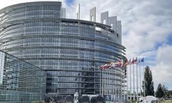 Avrupa Parlamentosu ile AB Komisyonu arasında Macaristan tartışması