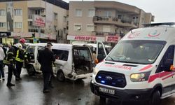 Efeler'de trafik kazası: 4 yaralı