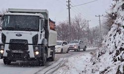 Aydın'da büyükşehir ekipleri, karla mücadeleye devam ediyor