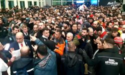 Binlerce yardım gönüllüsü İstanbul Havalimanına akın etti