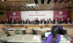 Türk Eczacıları Birliği Başkanı Arman Üney: Depremzedelerden ilaç fiyat farkı alınmamalı
