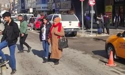 Son dakika: İran’da 5.7'lik deprem! Van’da da hissedildi
