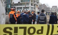 Depremin 49'uncu gününde enkazdan bir kadın cesedi çıkartıldı