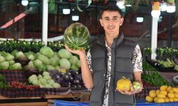 Satışa çıkan eriğin tanesi 10, kilosu bin lira