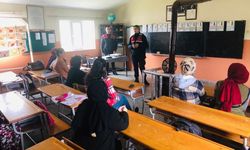Aydın'da jandarma ekipleri kadınları bilgilendirmeye devam ediyor