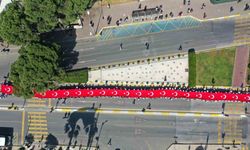 Aydınlı gençlerden 100 metrelik dev Türk bayrağı