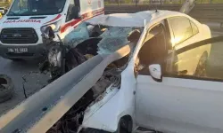 Ön camından girip arka camından çıktı! Sürücü feci şekilde can verdi