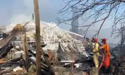 Bolu'da yangın yerleşim alanına sıçradı: Evler tahliye edildi